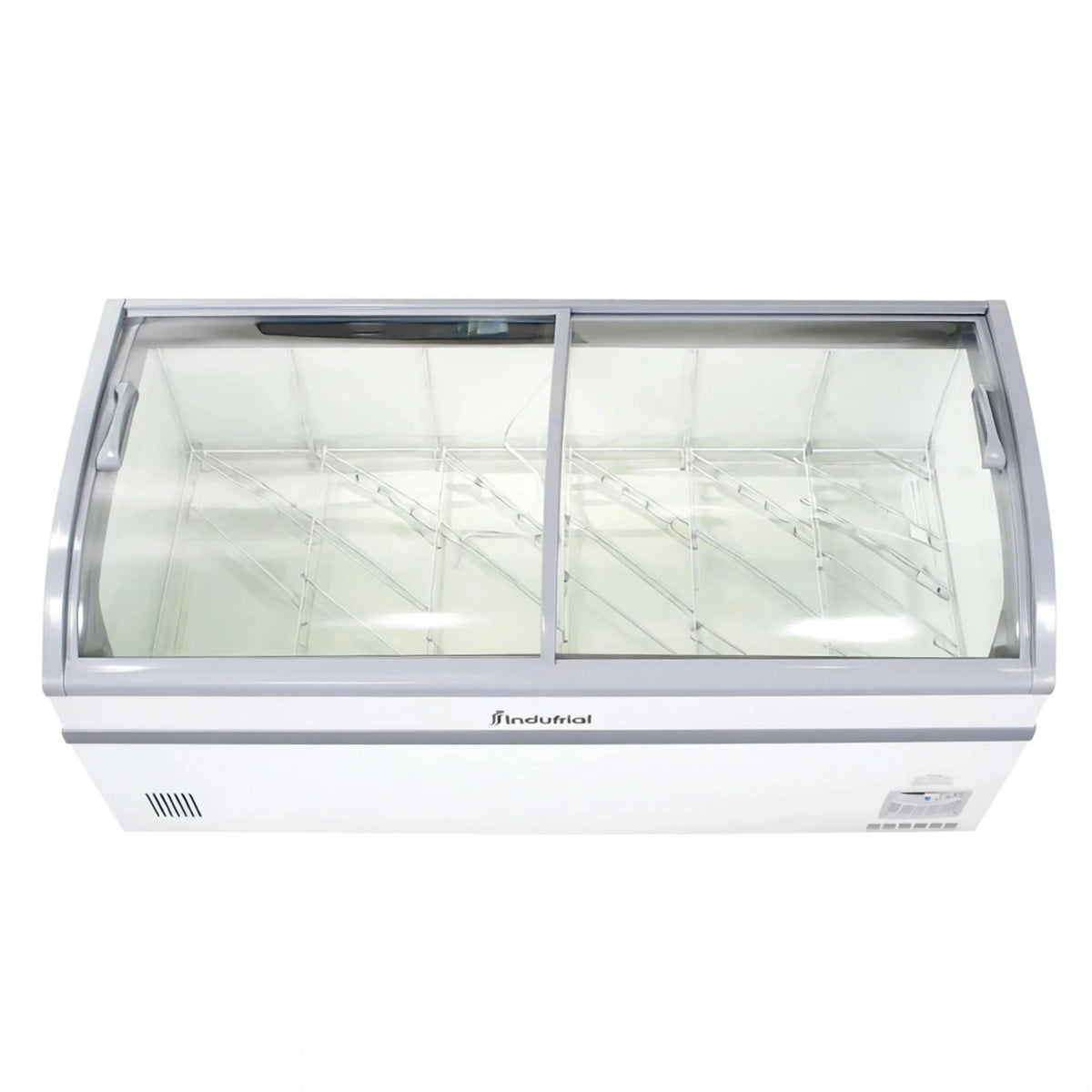 Congelador horizontal Indufrial ICV-700 en modo congelación hasta −22 °C para conservar carnes, lácteos, helados y otros alimentos.