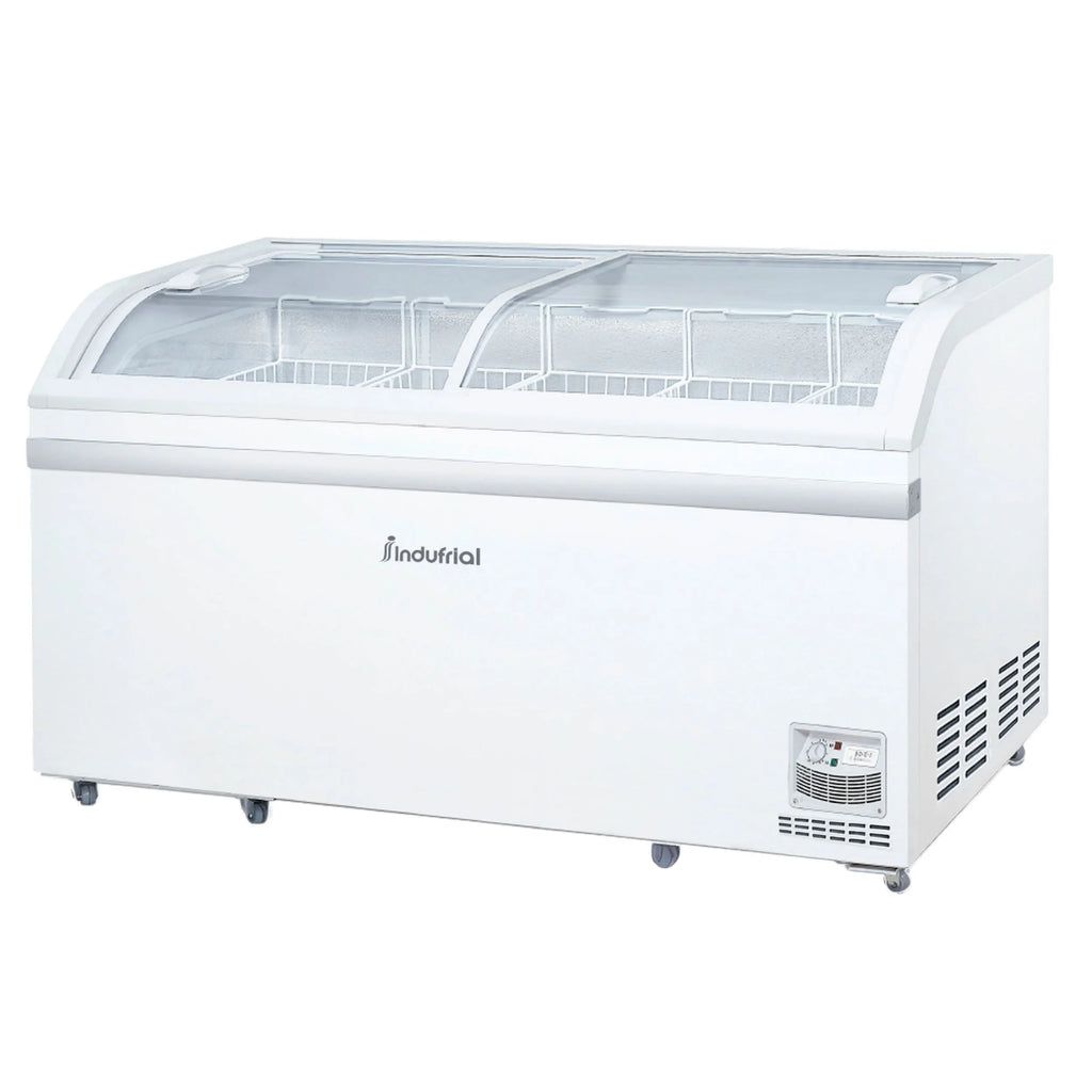 Congelador horizontal dual Indufrial ICV-500 de 500 litros, vista en perspectiva, con puertas deslizables y ruedas.